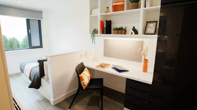 Two Bed Club Apartment room image 3