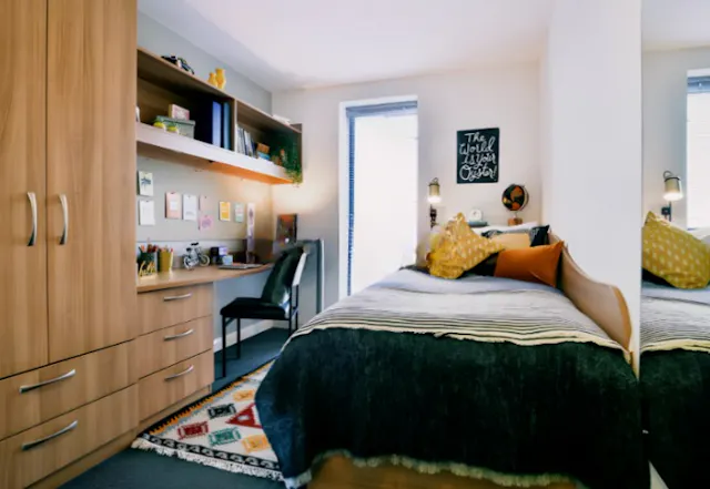 Classic Bigger Shared Apartment room image 1