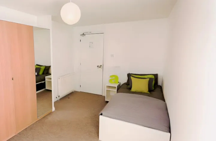 Standard - 2 Bed Flat