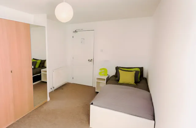 Standard - 2 Bed Flat room image 1