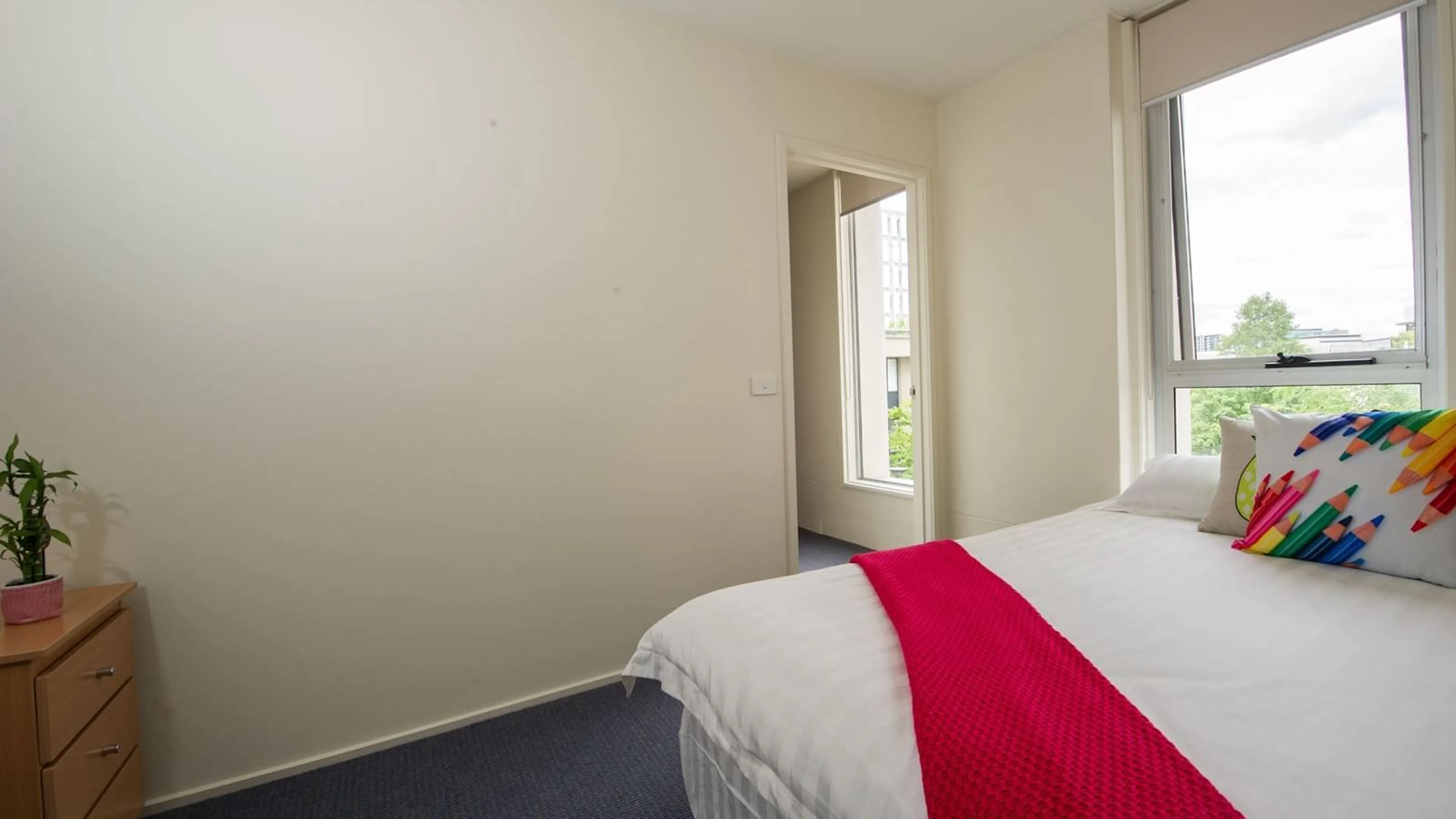 Single Studio ROOM 1