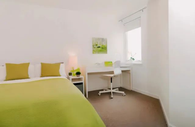 Premium Plus - 3 & 4 Bed Flat room image 1