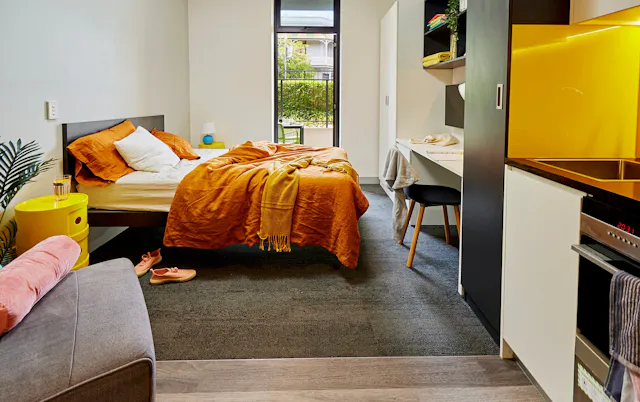 Signature Studio Plus room image 1