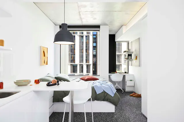 Signature Studio Plus room image 1
