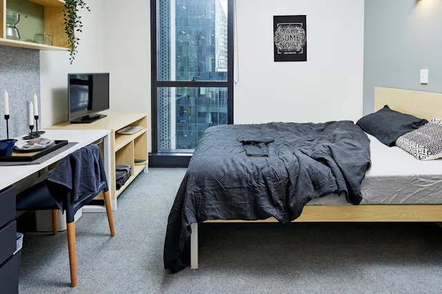 Signature Studio Plus room image 1