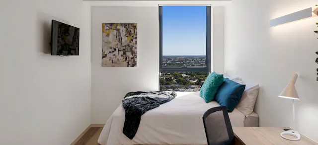 Signature Studio Plus room image 1