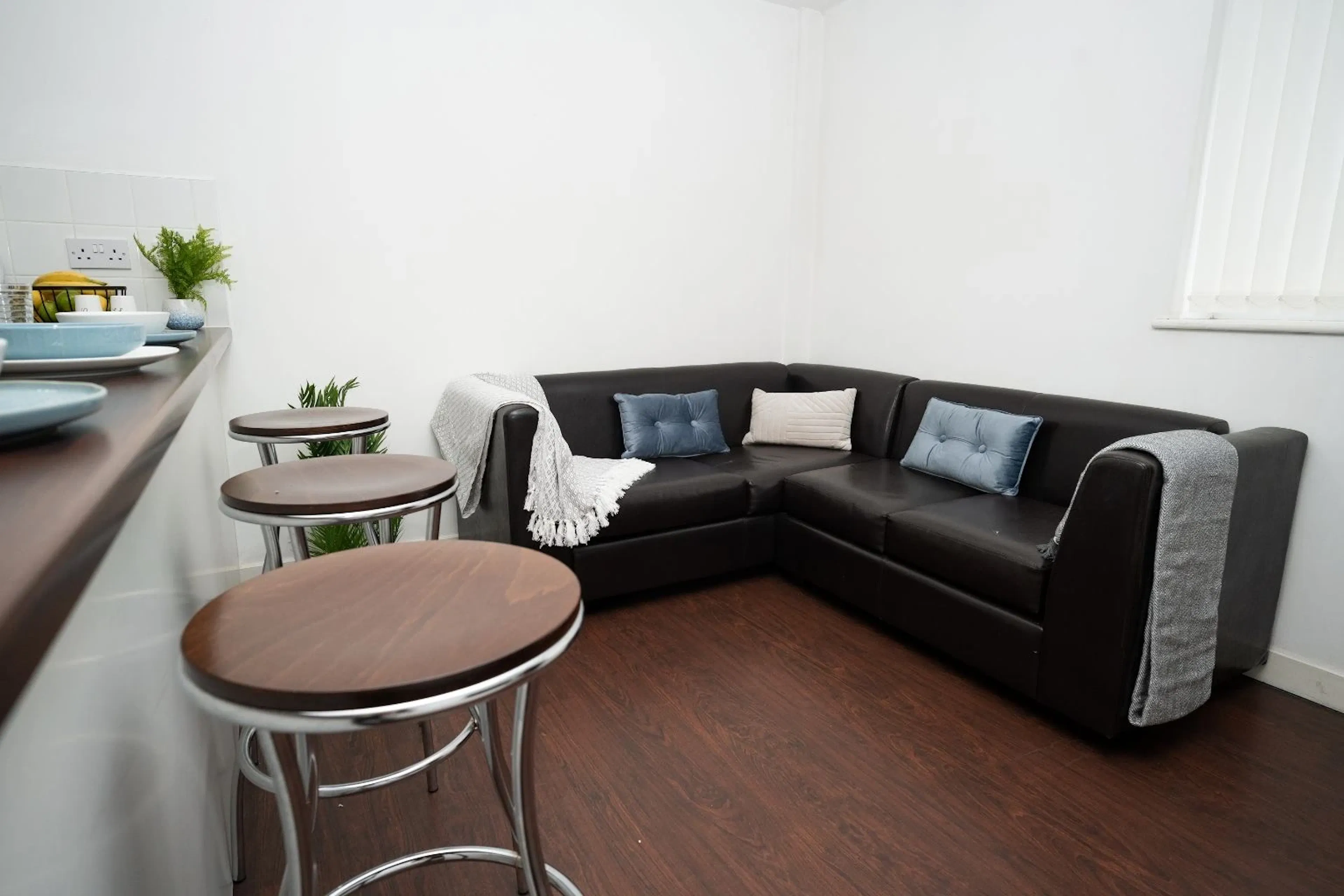 ROOM ROOM 4