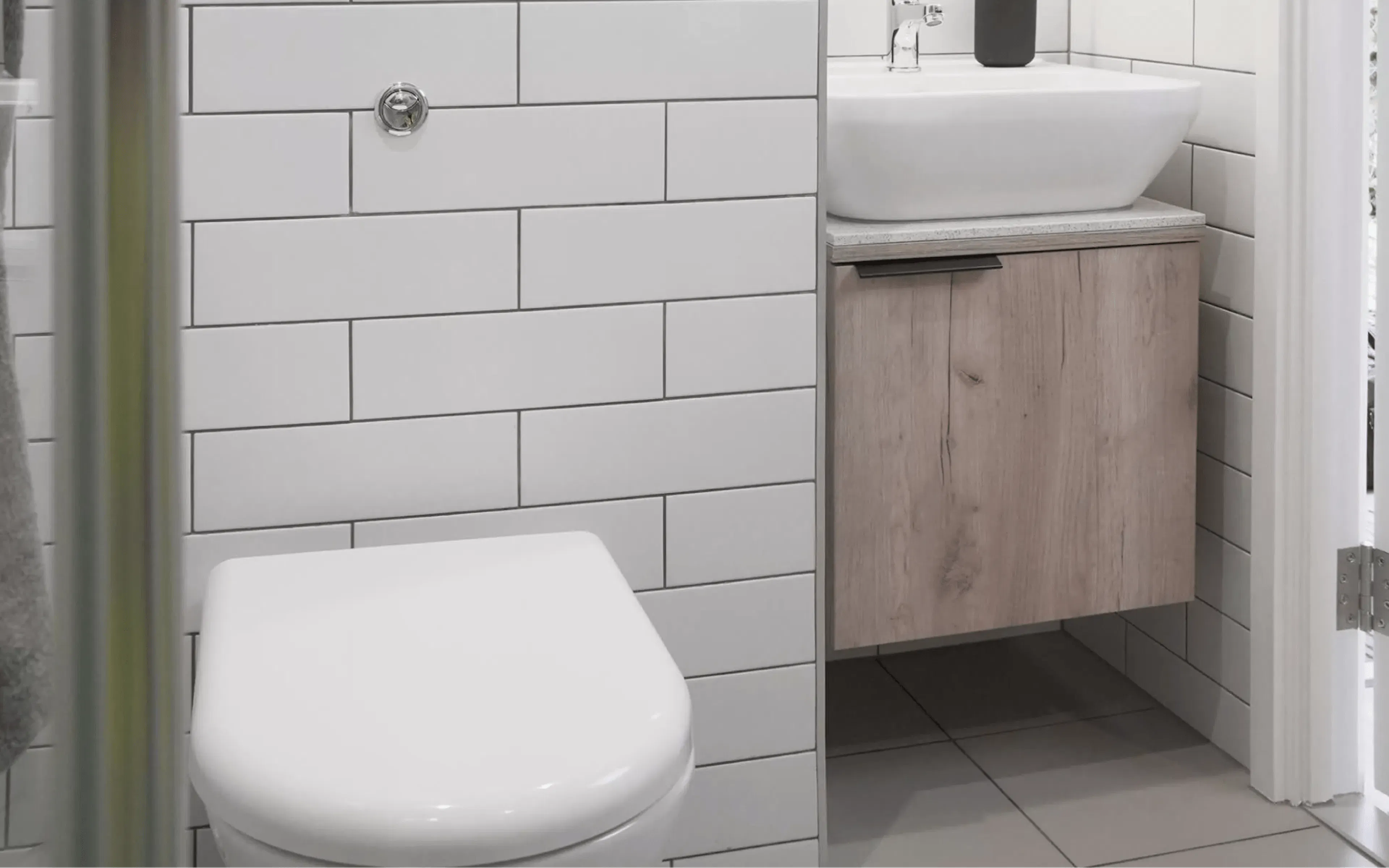 Platinum Studio BATHROOM 2
