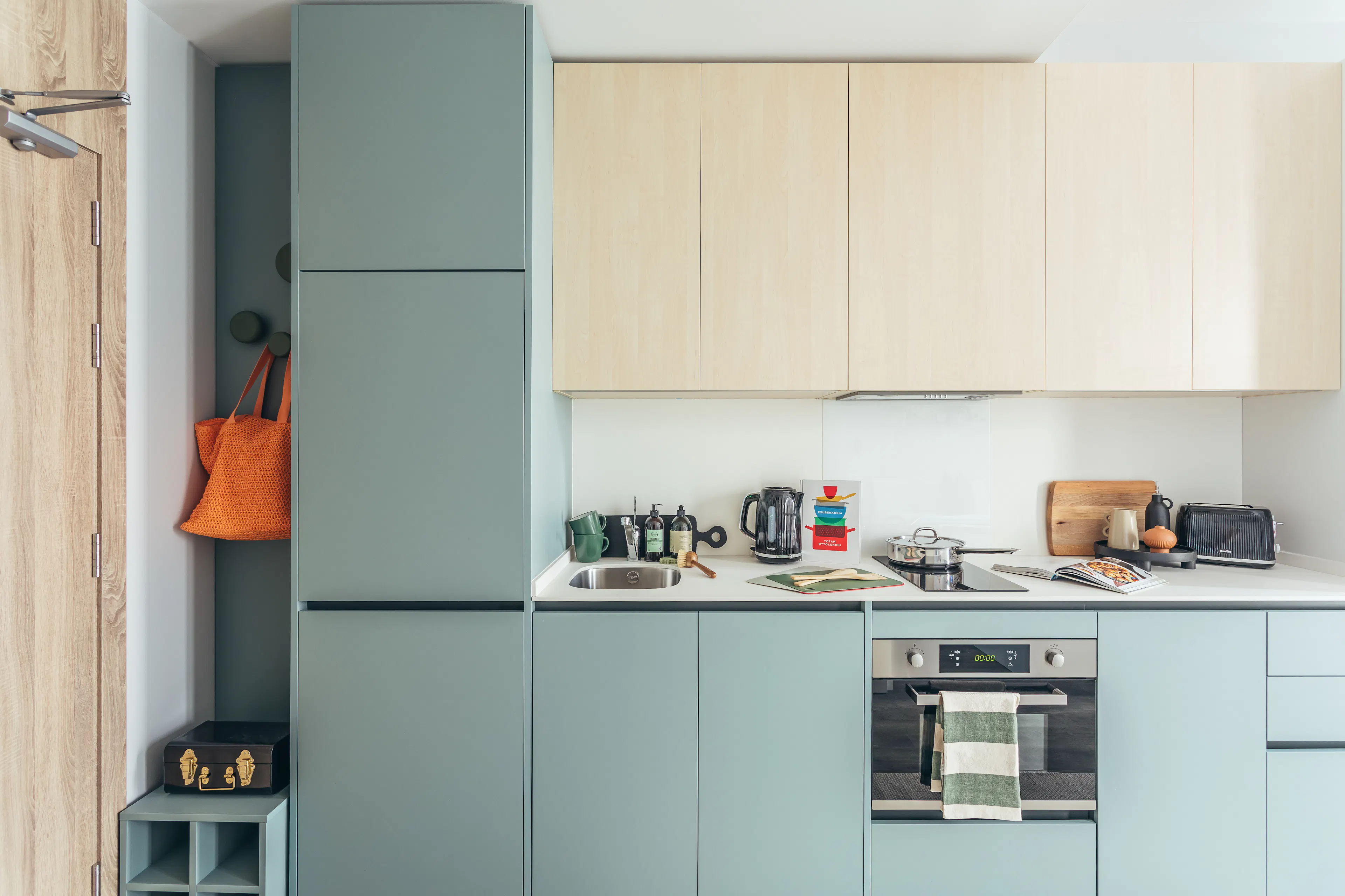Executive Studio KITCHEN 4