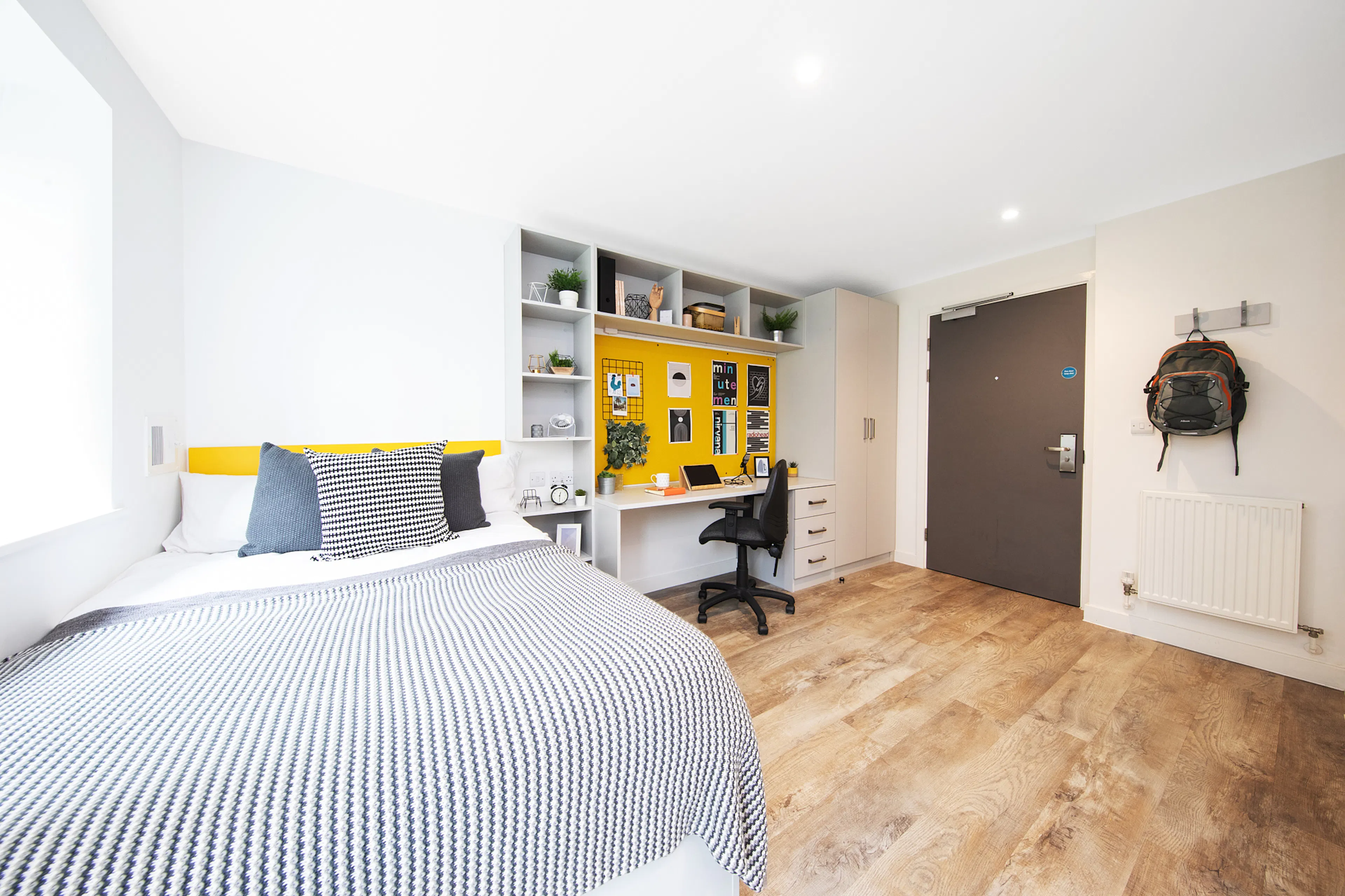 Silver Studio ROOM 3