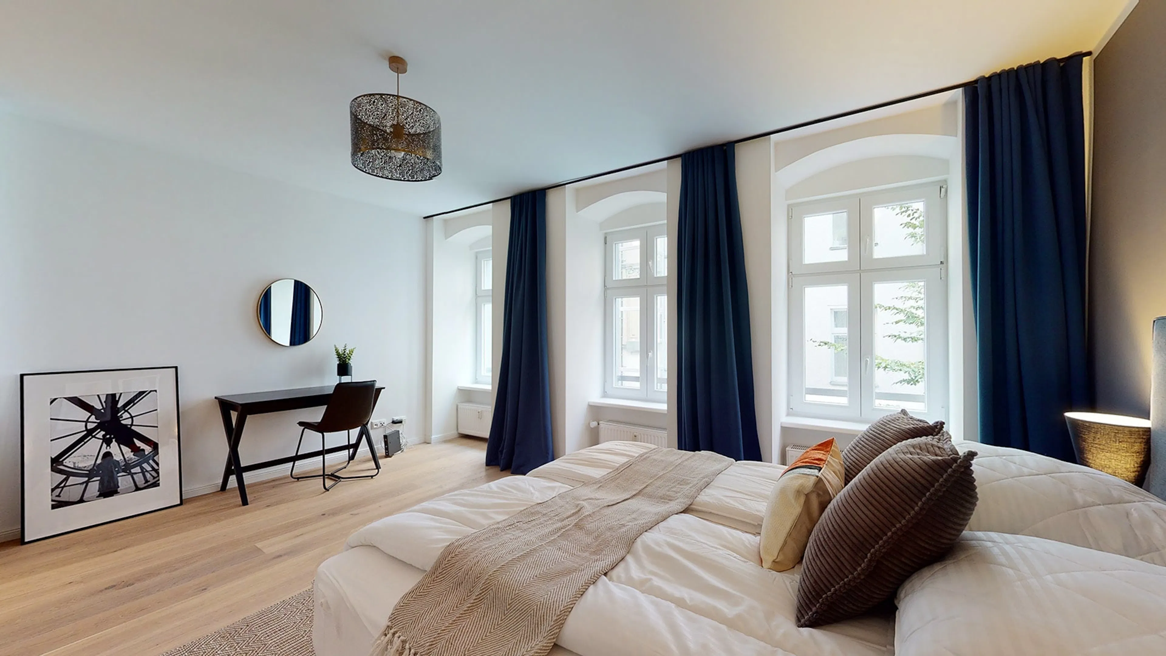 ROOM ROOM 1