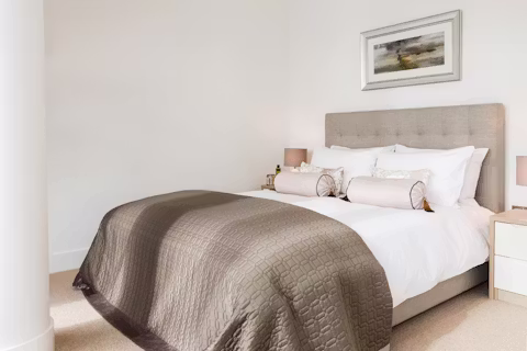 fulham-riverside-london-OTHER