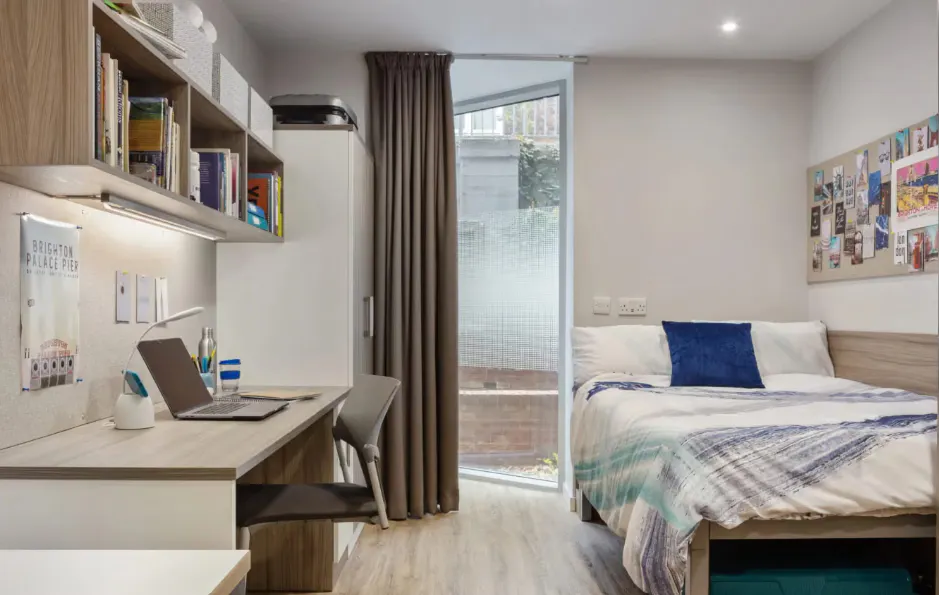Studio with Wet Room