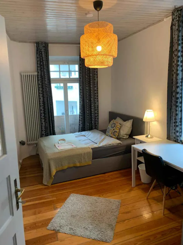 Cozy single bedroom in a 2 bedroom apartment in Obergiesing room image 1