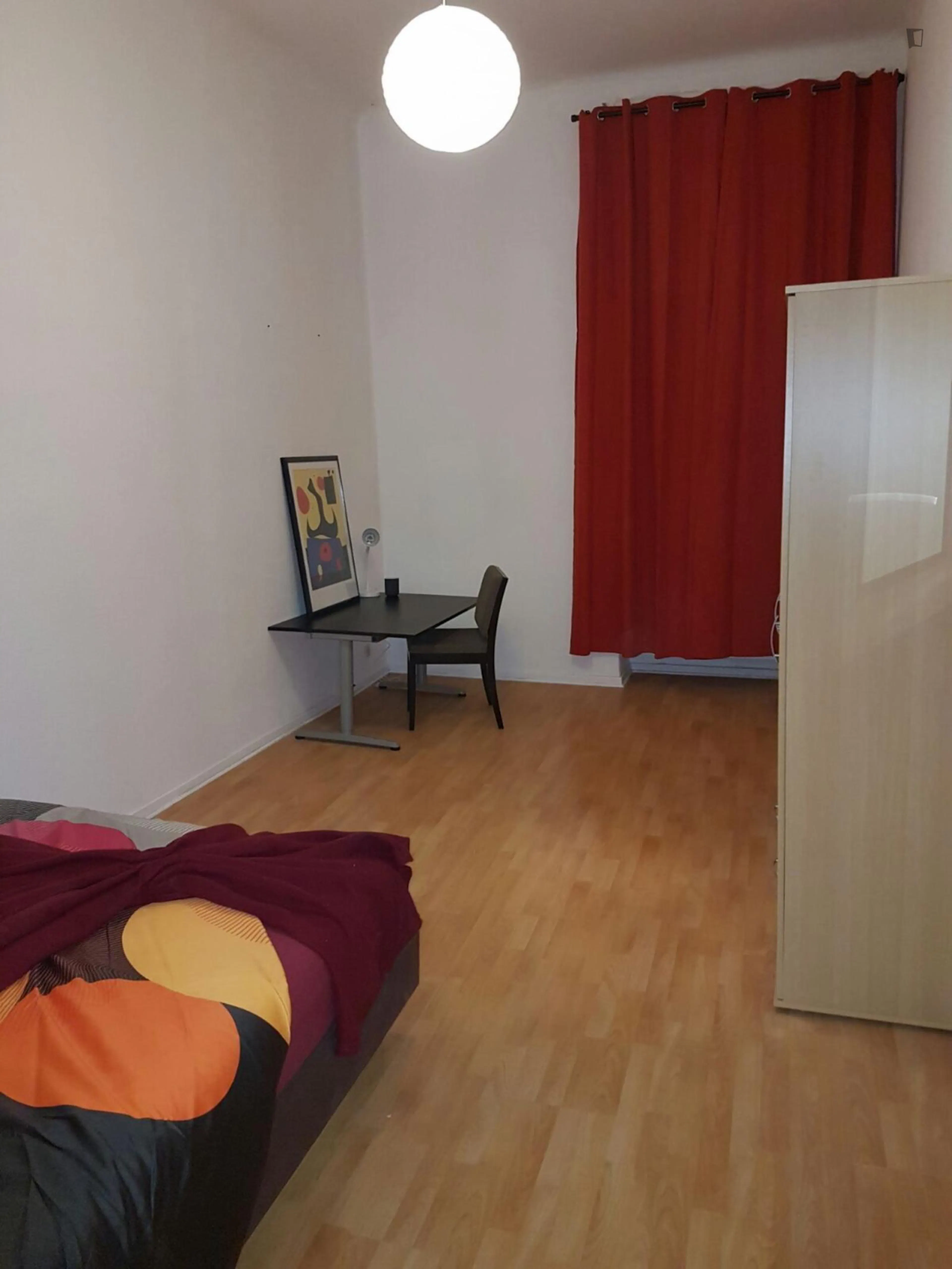 Bed in a comfy twin bedroom ROOM 1