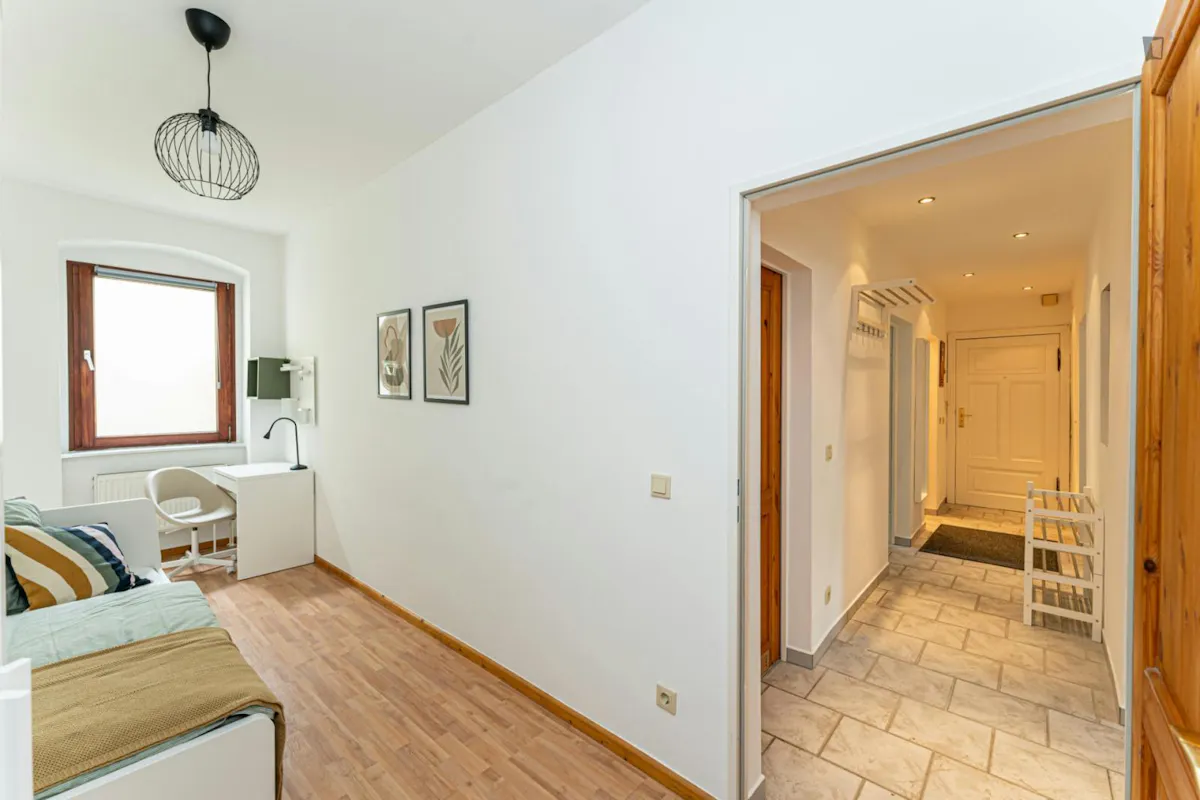 Stupendous single bedroom in Spandau ROOM