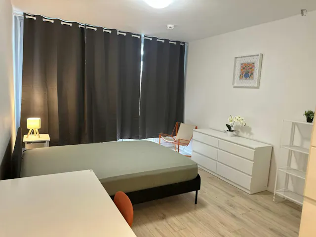 Studio room image 2