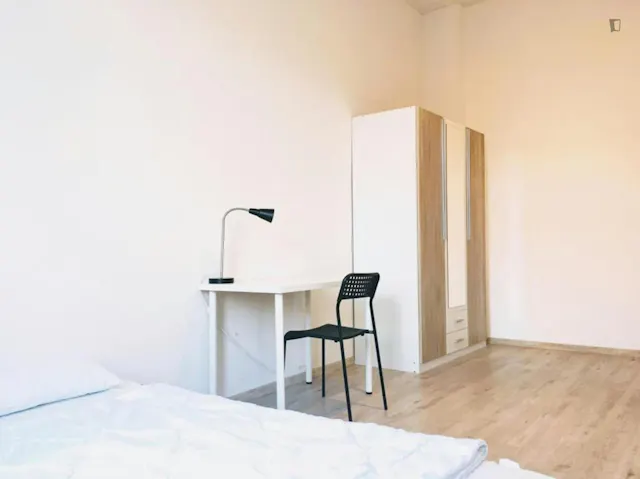4 Bed Apartment room image 3