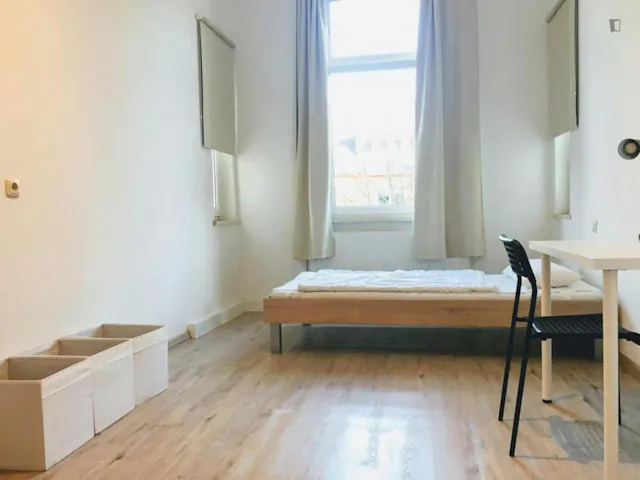4 Bed Apartment room image 1