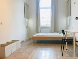 comfy-single-bedroom-near-the-funkenburg-metro-station-dortmund-4 Bed Apartment