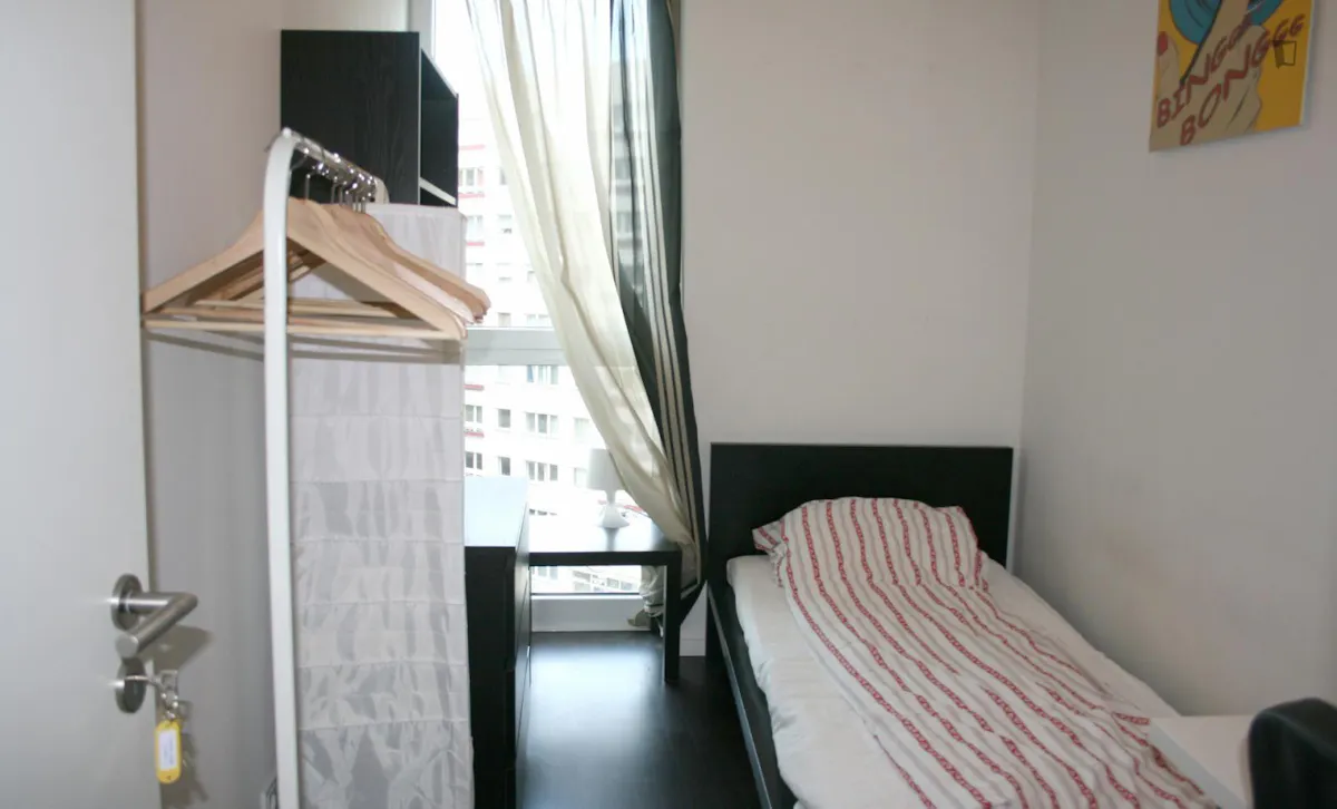 5 Bedroom Apartment ROOM