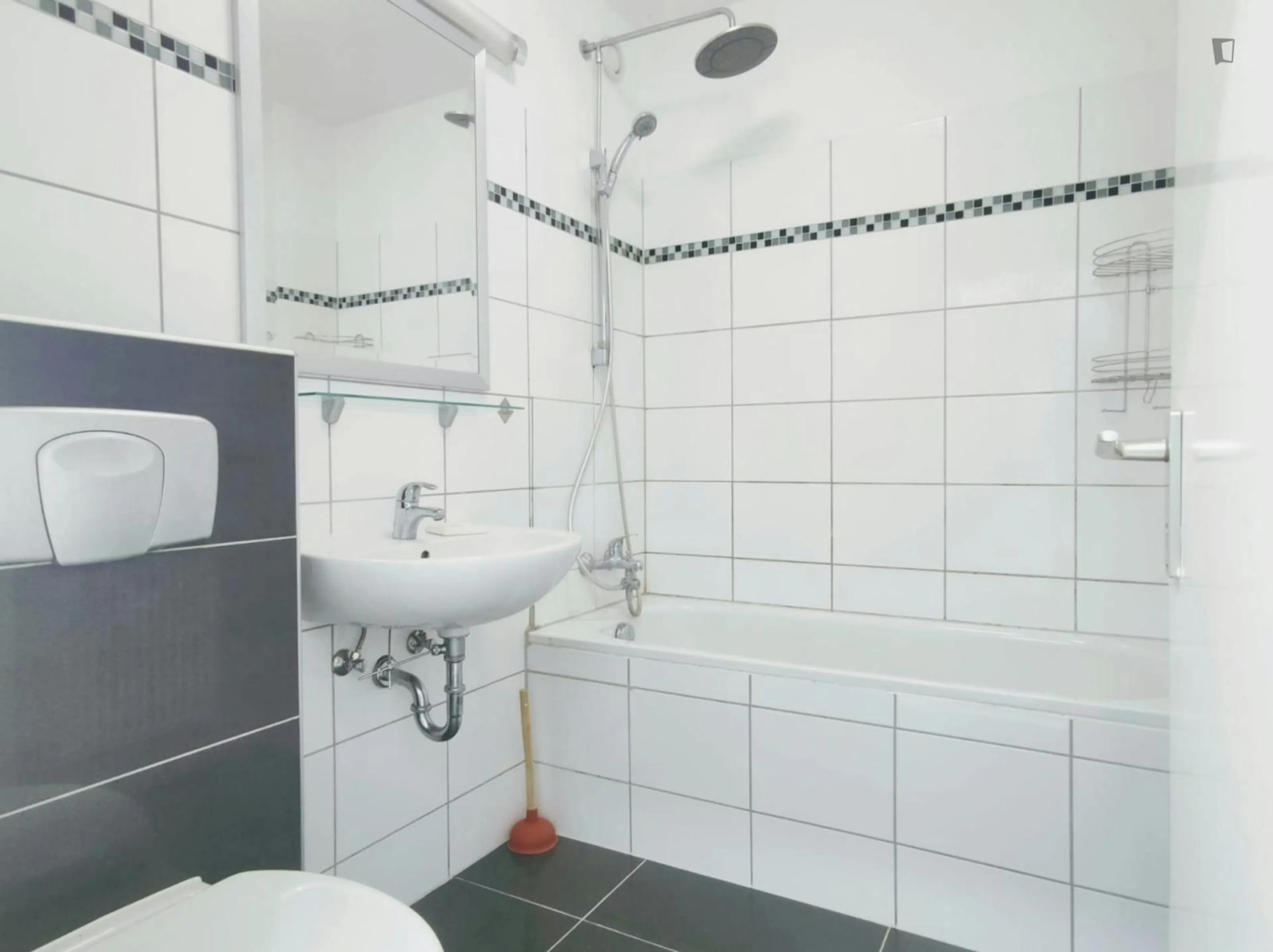 4 Bed Apartment BATHROOM 3