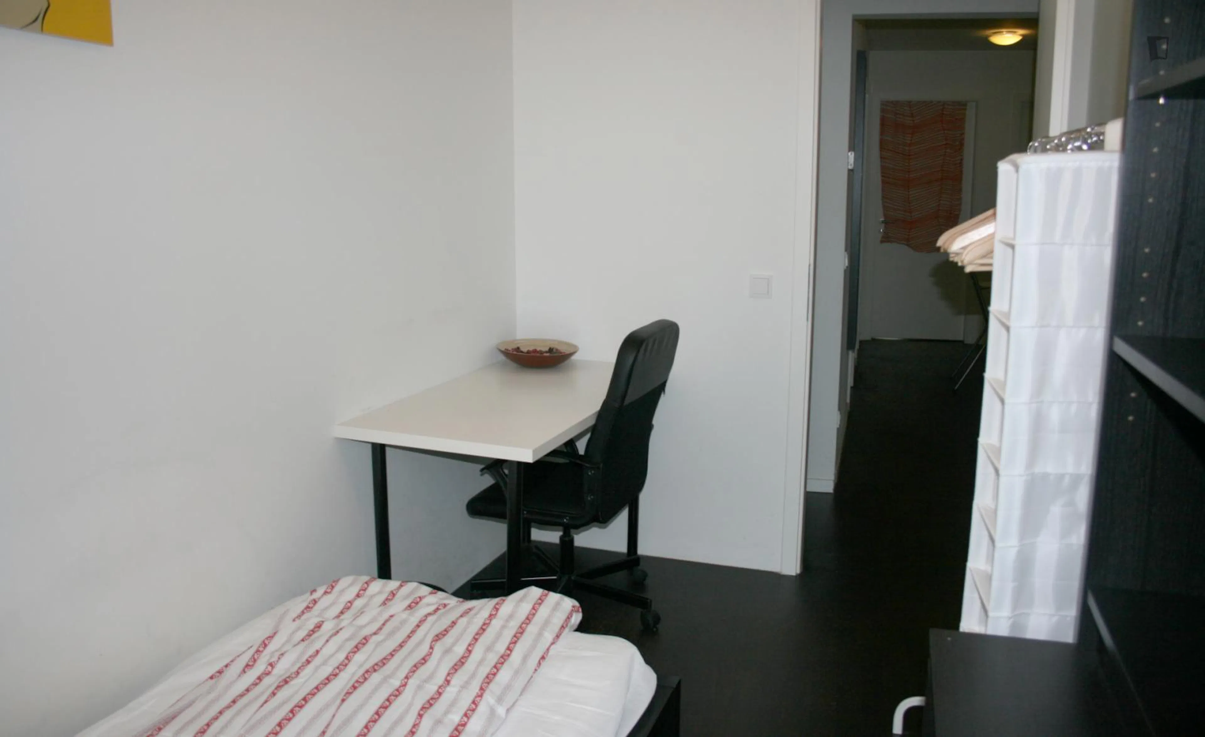 5 Bedroom Apartment ROOM 1