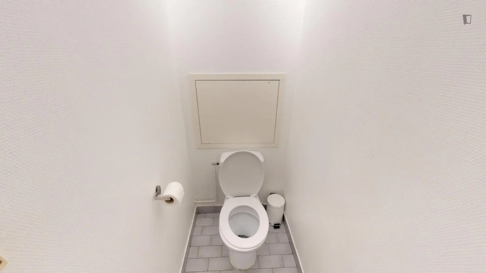 BATHROOM BATHROOM 4