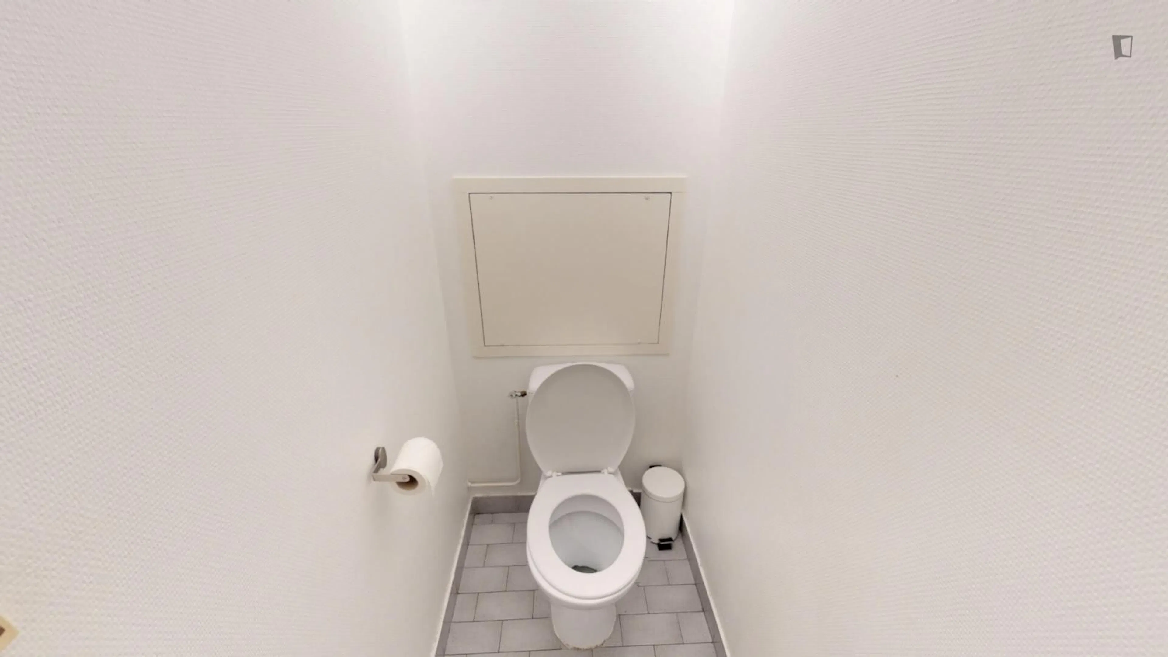 BATHROOM BATHROOM 4