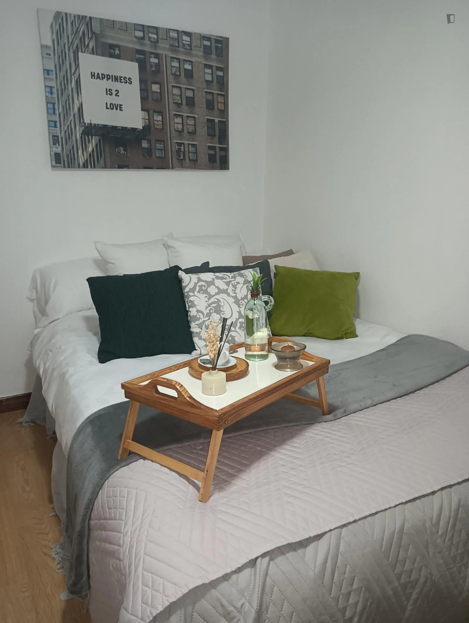 4 Bed Apartment ROOM 1