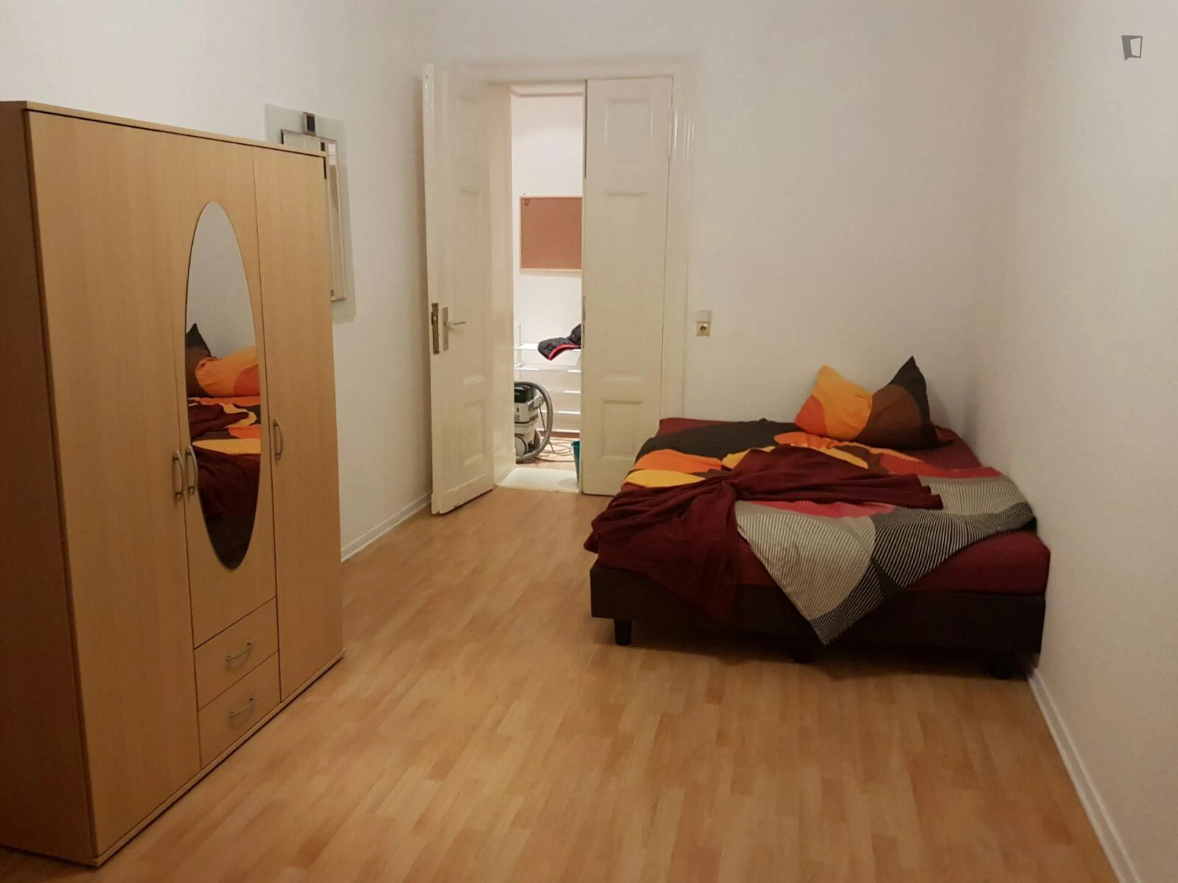 Bed in a comfy twin bedroom ROOM 2