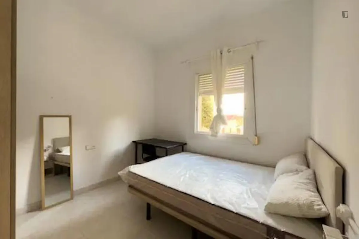 ROOM ROOM
