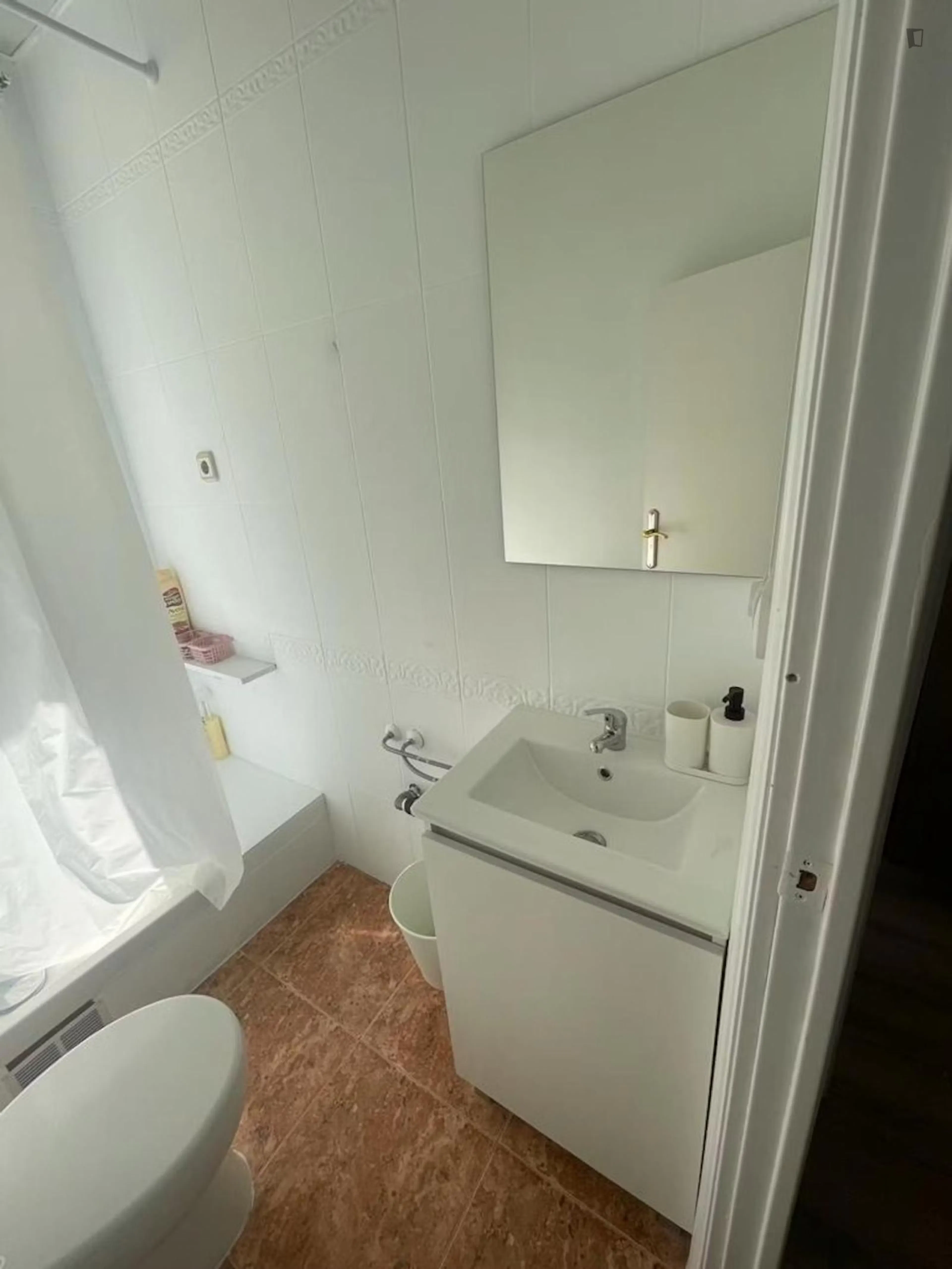 BATHROOM BATHROOM 3