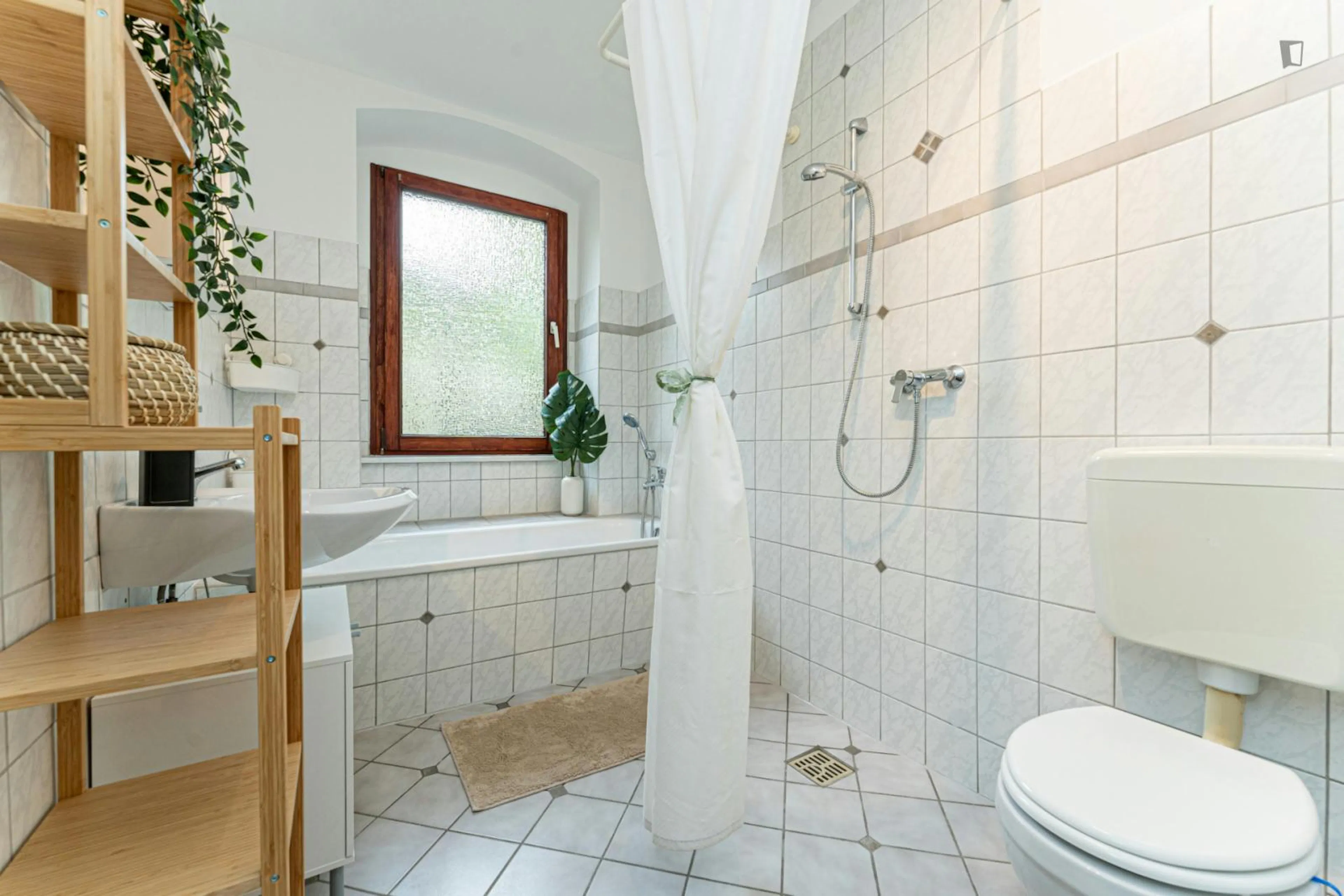 Stupendous single bedroom in Spandau BATHROOM 3