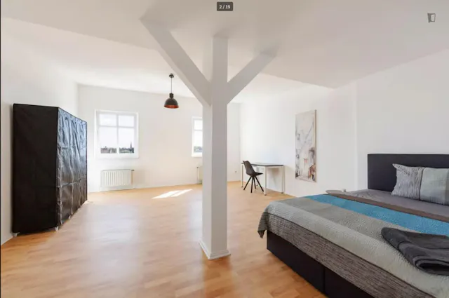 Bed in a nice triple bedroom in well-connected Moabit room image 1