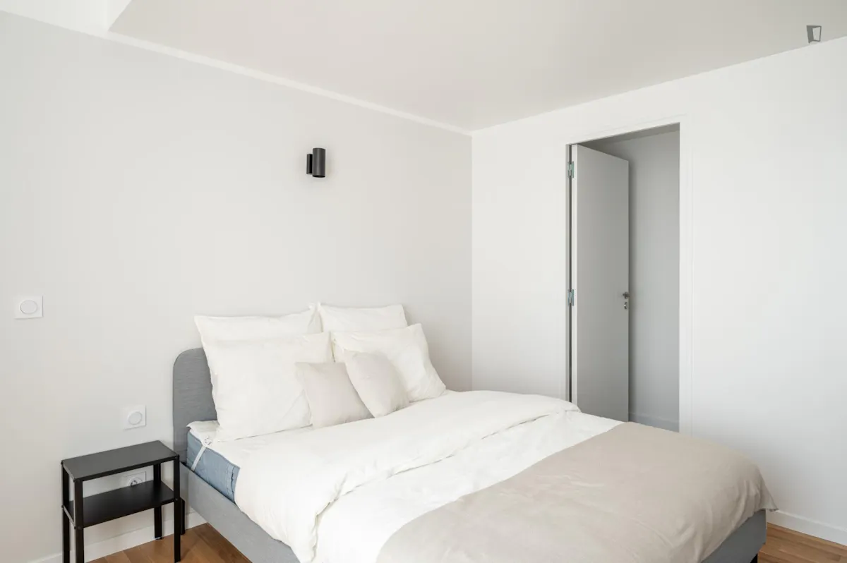 Homely double ensuite bedroom in Roquette ROOM