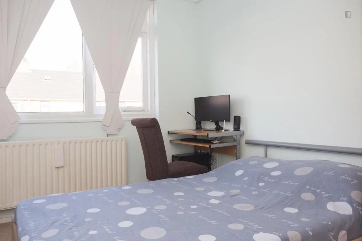 Fantastic single bedroom near Graskruid tube station ROOM