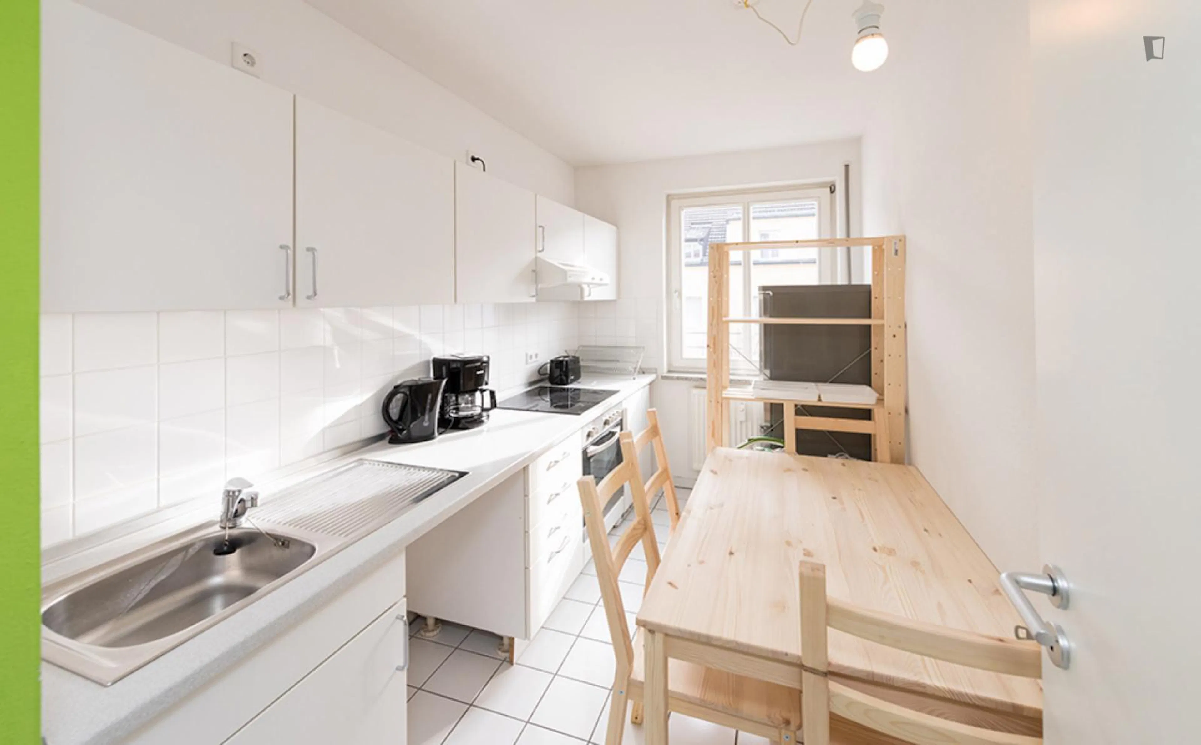 Snug single bedroom KITCHEN 1
