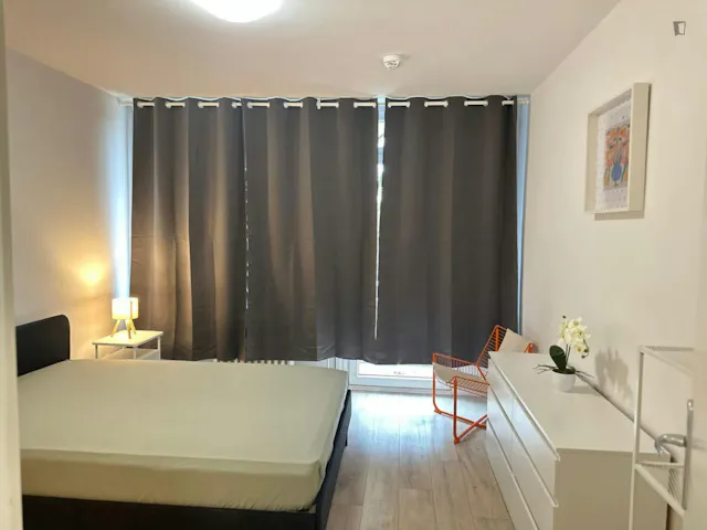 Studio room image 1
