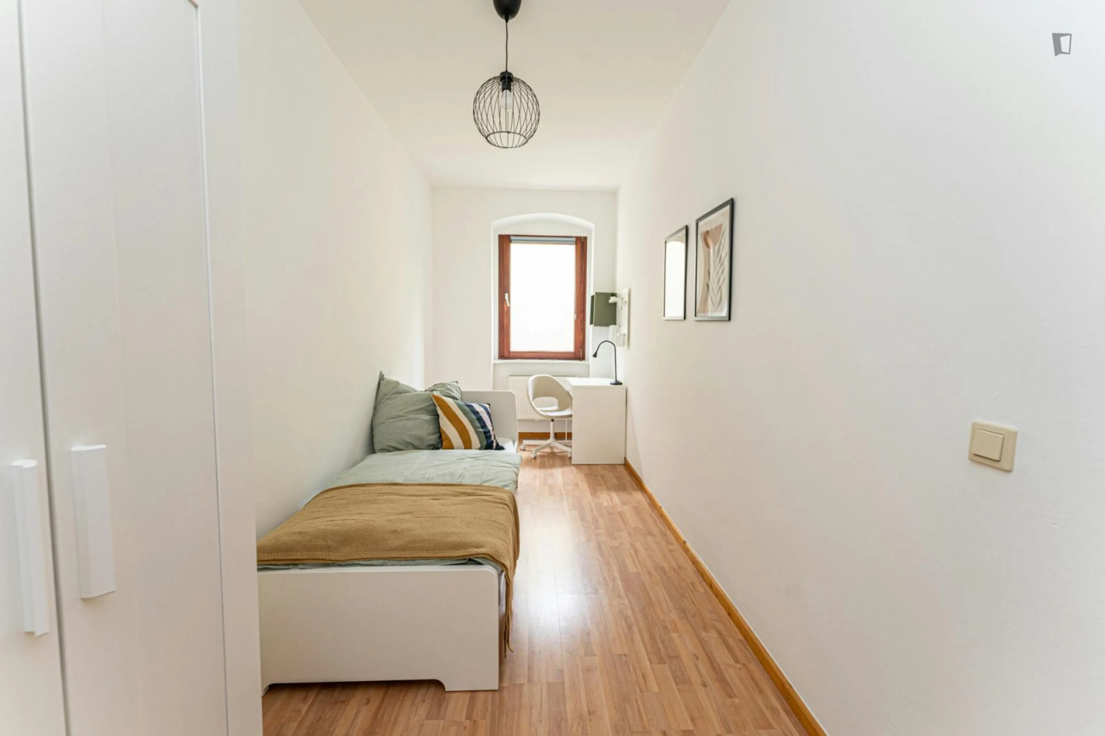 Stupendous single bedroom in Spandau ROOM 1