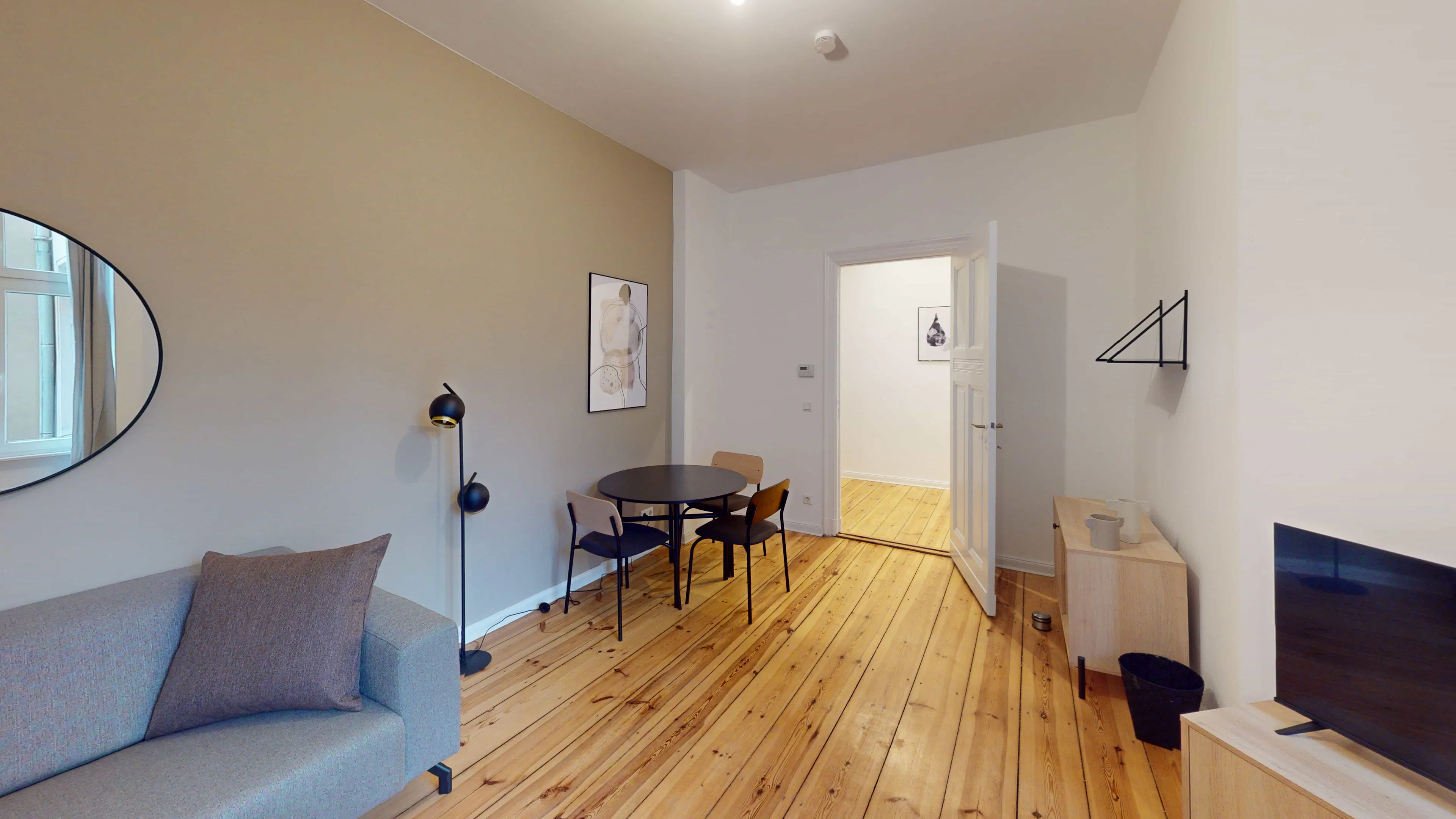 ROOM ROOM 1